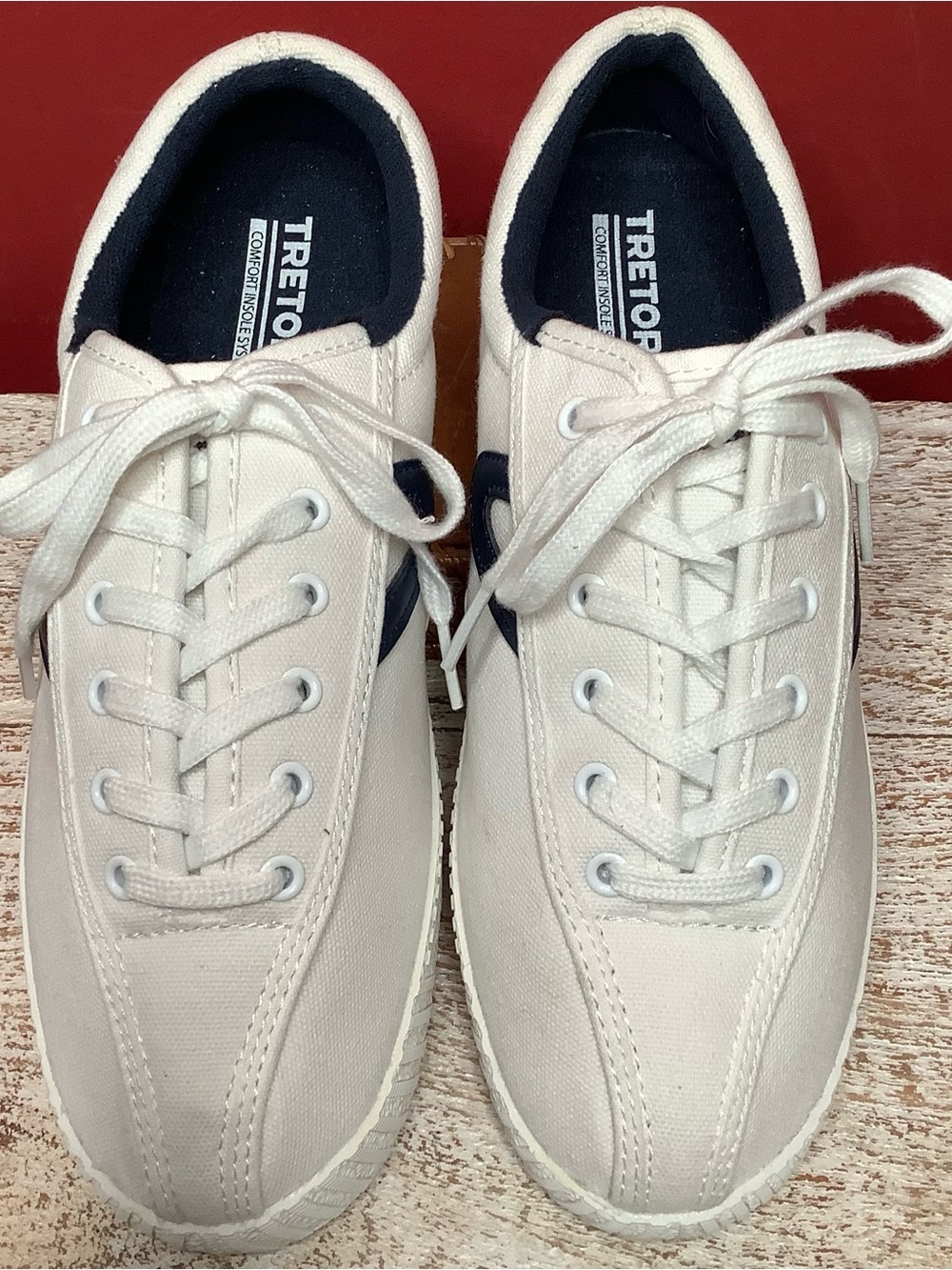 TRETORN Nylite Plus Size 9 White Classic Canvas Tennis Shoes with Navy Accent - Picture 4 of 12